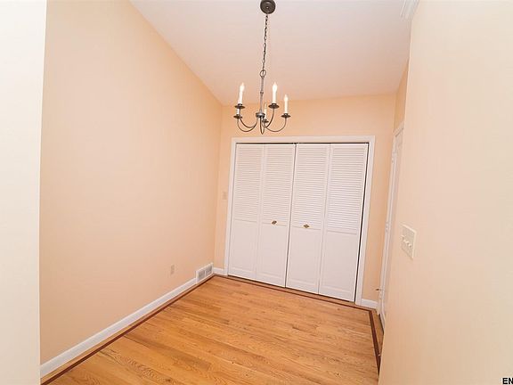2nd image of 61 Loudonwood E