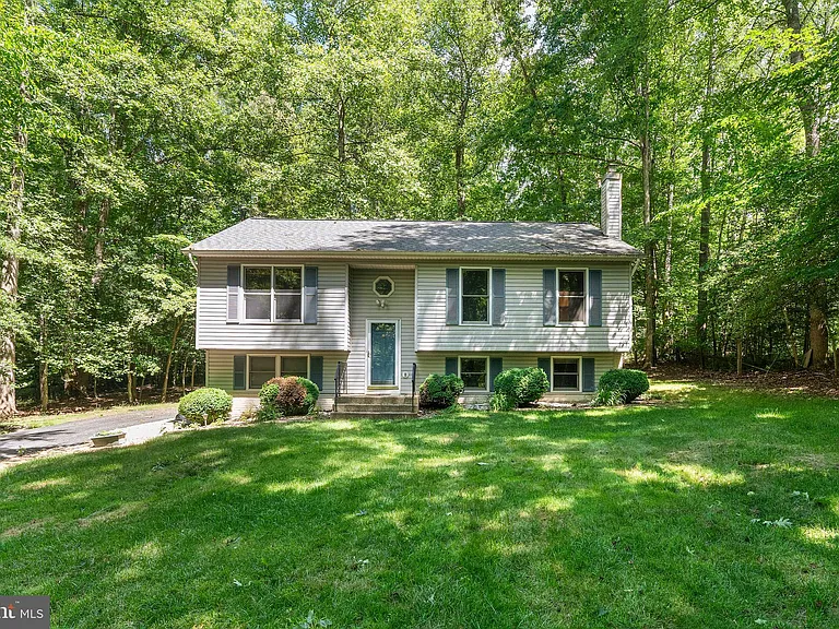 12820 Lake Wilderness Ln — Photo 1