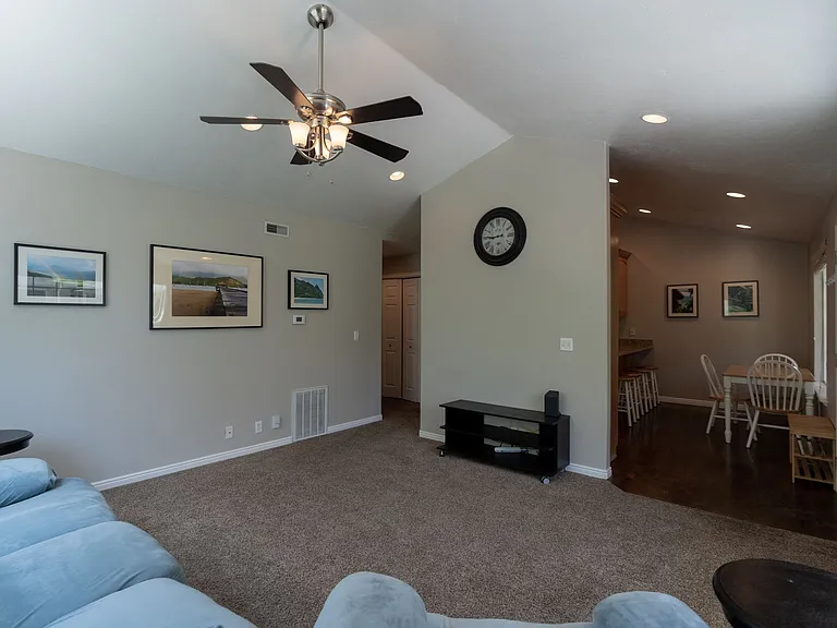 935 N University Ave #16 — Photo 27