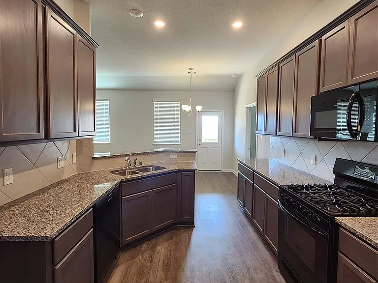 11318 Cora Ln — Photo 5