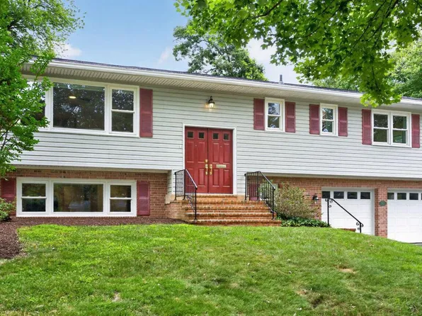 1933 Relda Ct, Falls Church, VA 22043