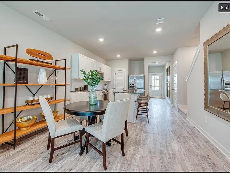 758 Mickelson Way — Photo 4