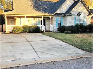 389 Split Oak Ln, Inman, SC 29349