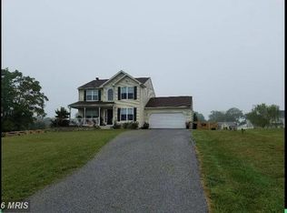 39 Viceroy Dr, Falling Waters, WV 25419