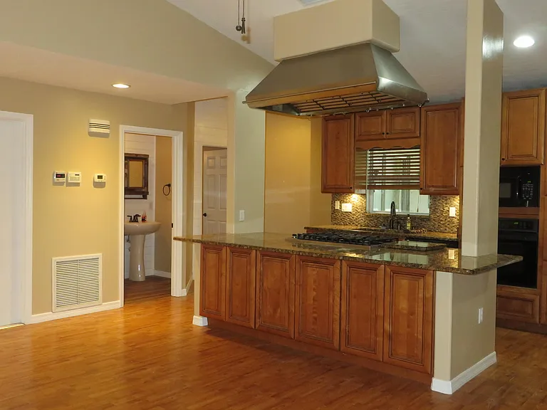 2321 Mantilla Ave SE — Photo 3