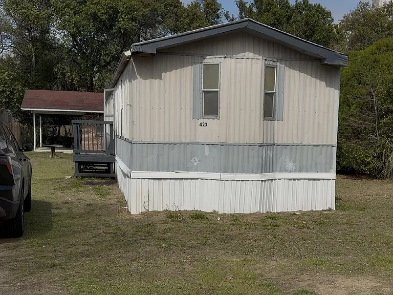 423 Love St — Photo 11