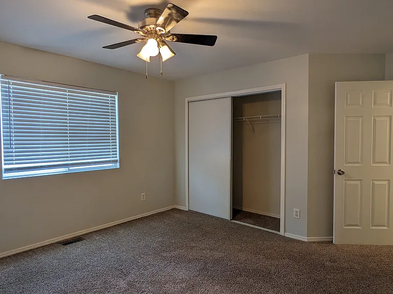 5444 Hicks Dr — Photo 10