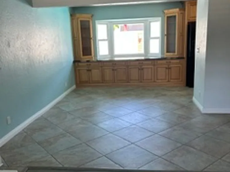 8591 Naples Dr — Photo 5
