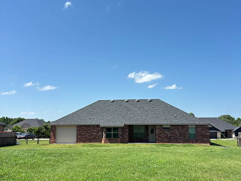 2209 E Grassland Ln — Photo 22