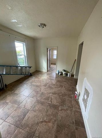 2nd image of 3112 Seymour Ave