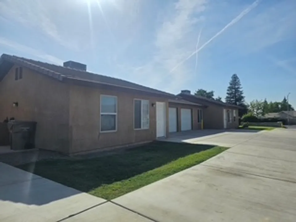 632 W Day Ave #A-B