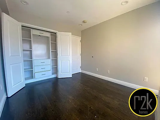 Rented by Realty 2000 Corp | media 30