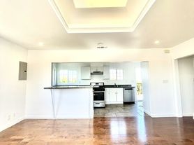 5761 Alviso Ave, Los Angeles, CA