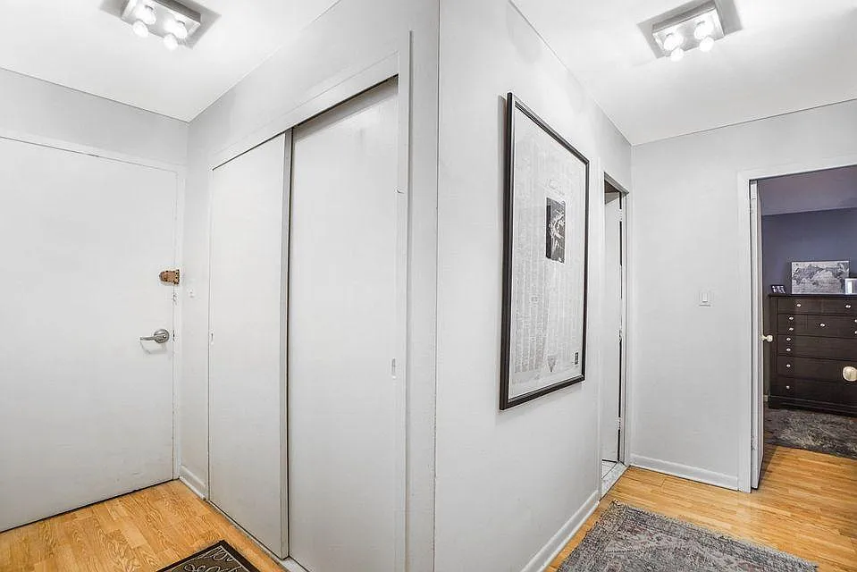 2 bed, 900 sqft, $2,495 — Photo 3