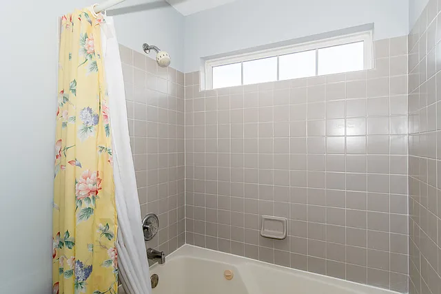979 Parkhill Cir — Photo 6