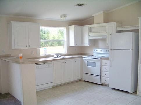 4th image of 243 County Road 3906