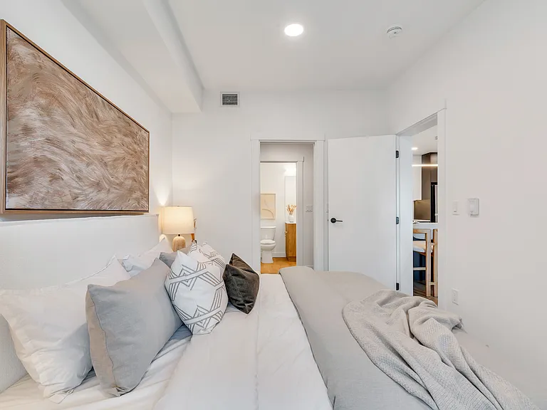 235 Wallace St — Photo 30