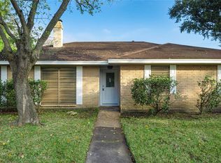 5006 Royal Oak Dr, Texas City, TX 77591
