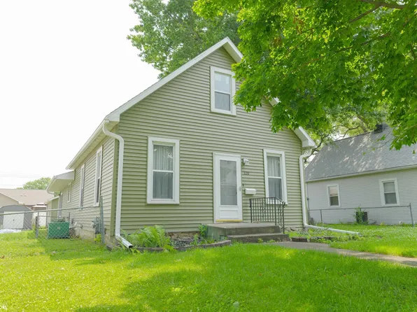 220 Summer St, West Burlington, IA 52655
