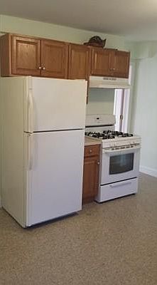 3rd image of 135 Washington St APT 1