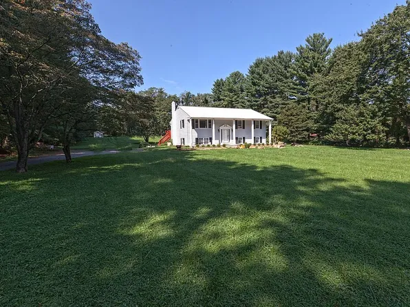 508 Arnon Meadow Rd, Great Falls, VA 22066