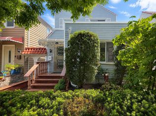 4635 190th St, Flushing, NY 11358