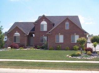 25903 Wild Flower Ln, Brownstown, MI 48134