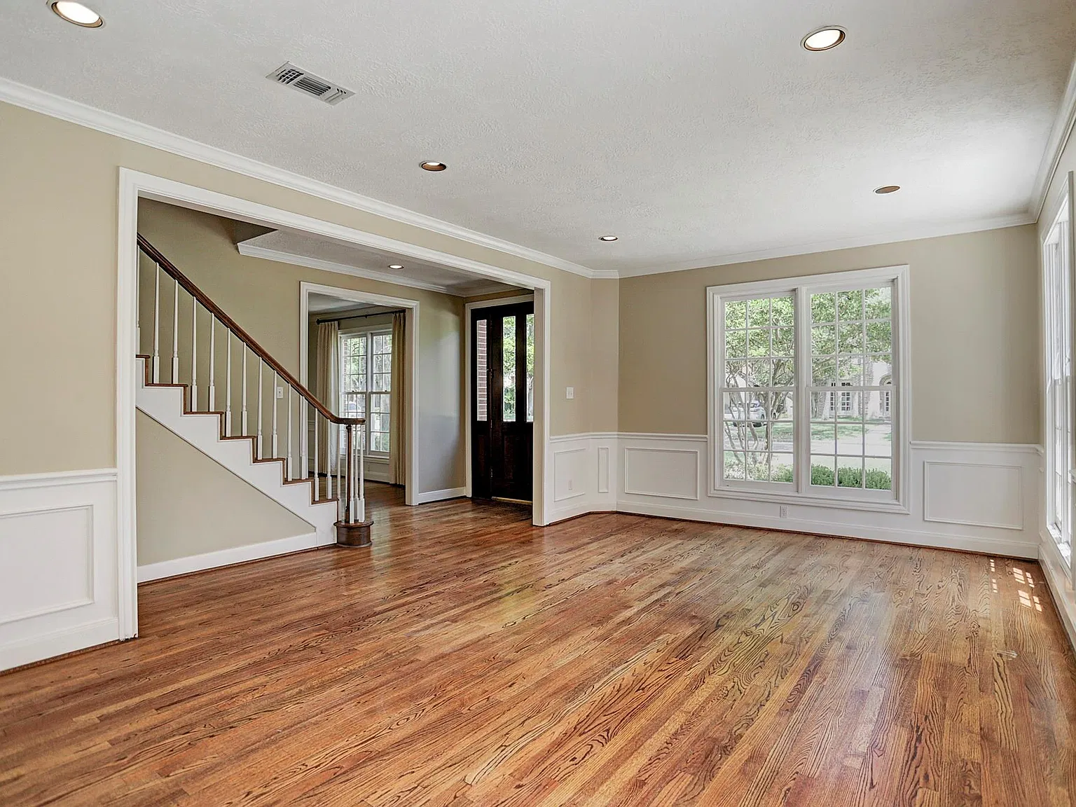 4 bed, 4.5 bath, 3206 sqft, $7,000 — Photo 4