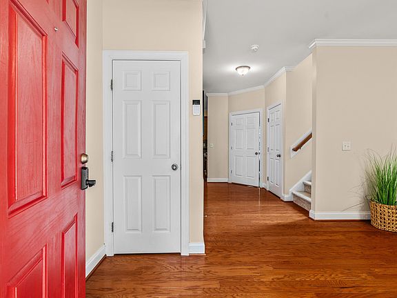 4th image of 305 Chapel Valley Ln
