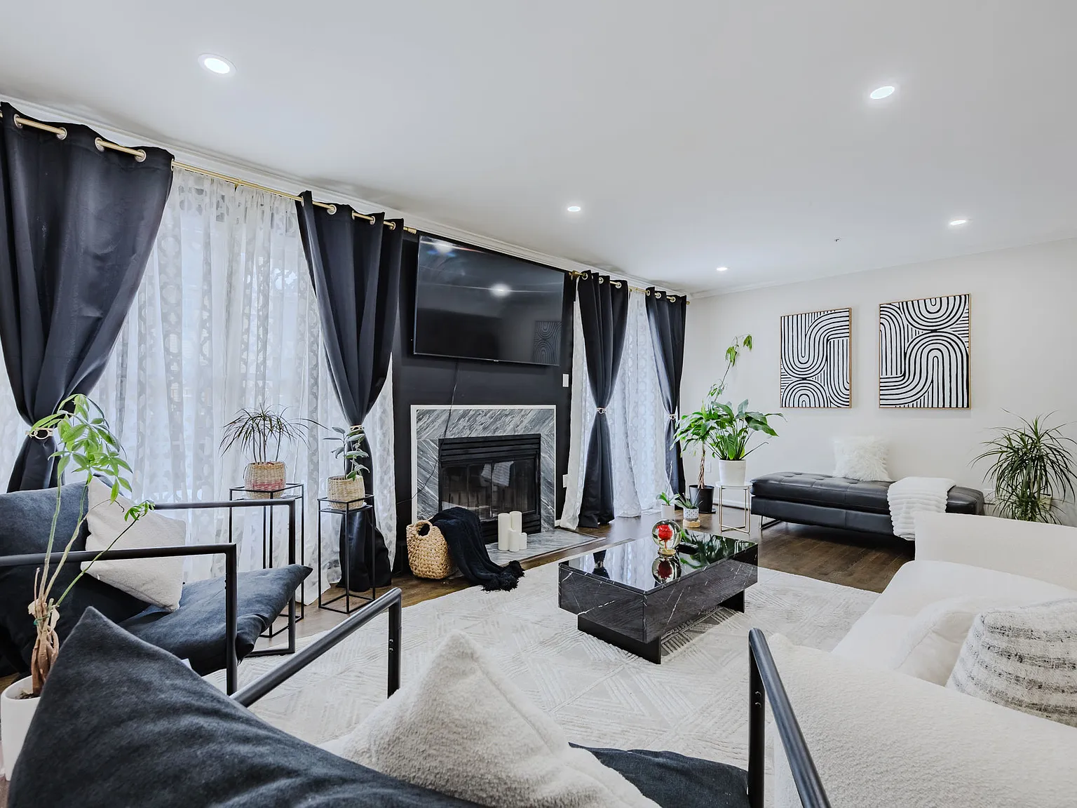 4 bed, 3.5 bath, 1972 sqft, $4,500 — Photo 1