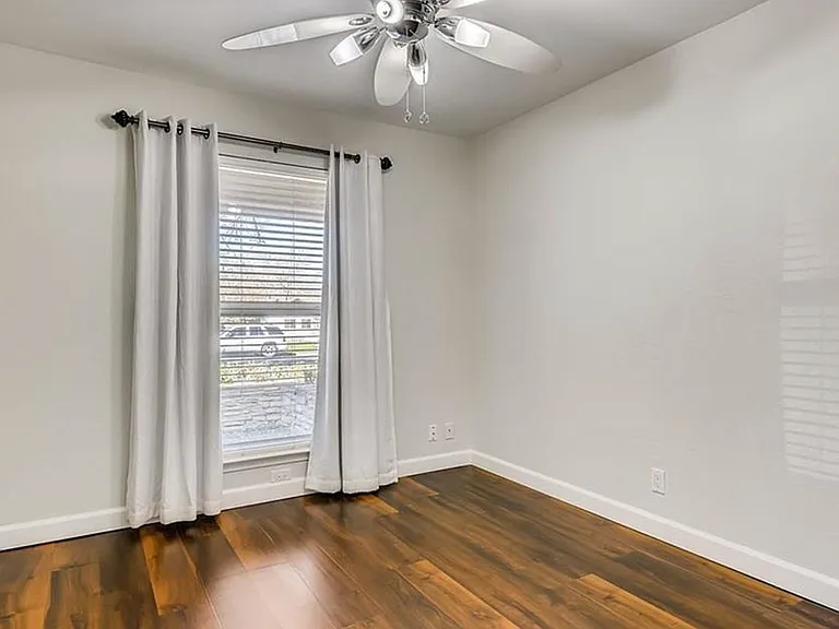 505 Hillside Dr — Photo 15