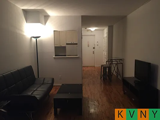 Rented by KVNY Soho | media 9