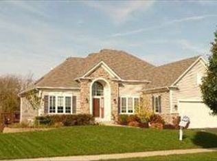 247 Johnson Woods Dr, Batavia, IL 60510