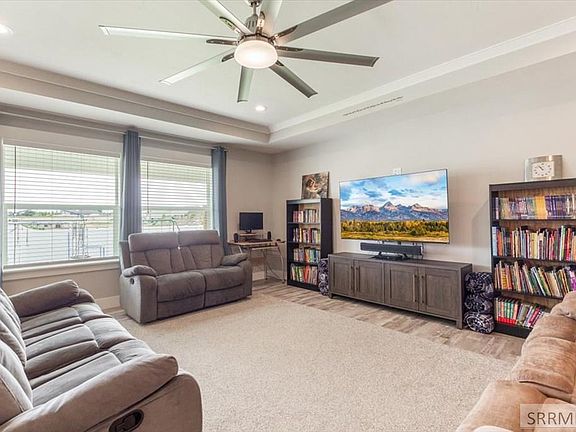 5th image of 5849 Macrae Dr