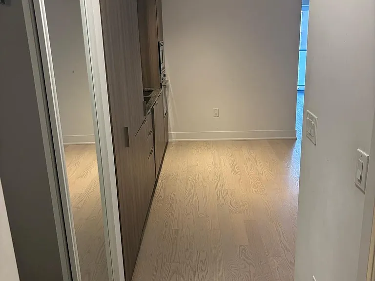 955 Bay St #1218 — Photo 8