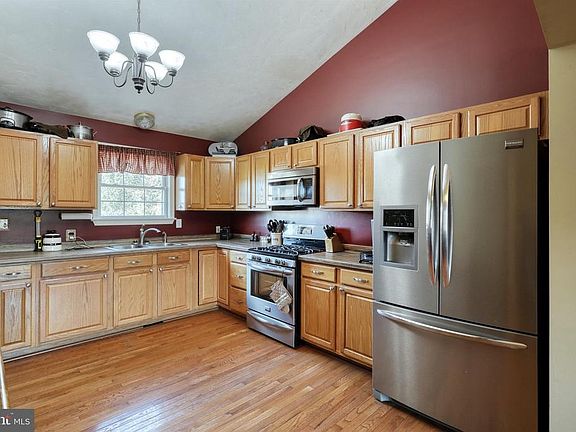 4th image of 80 Billerbeck St
