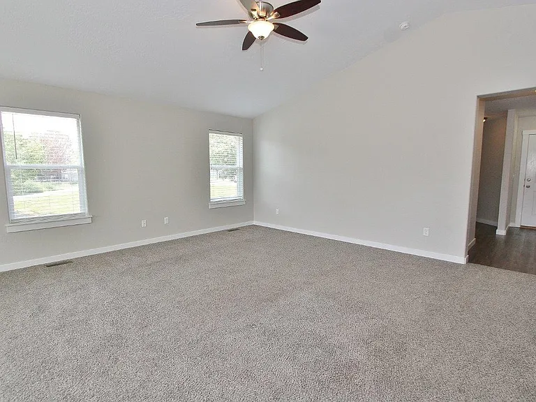 2897 W Jayton Dr — Photo 3