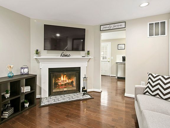 5th image of 19 Palmer Ct