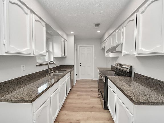 3rd image of 5918 Crooked Post Rd