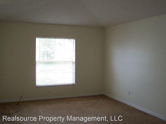 3rd image of 611 Brayton Ln