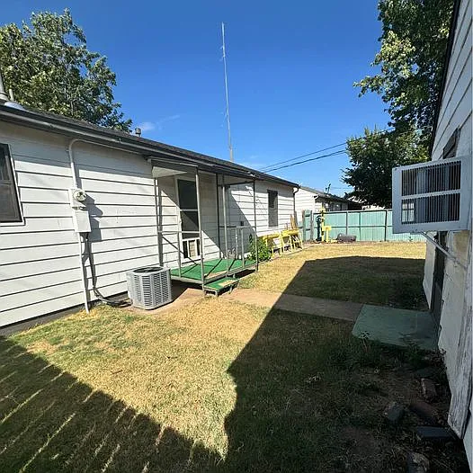 2321 W Elm Ave — Photo 19