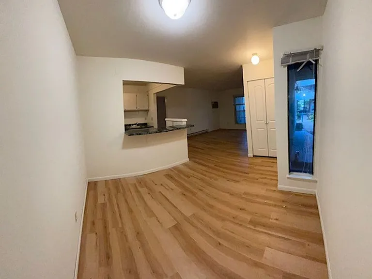 University Park Apartments near Cornell University — Photo 409