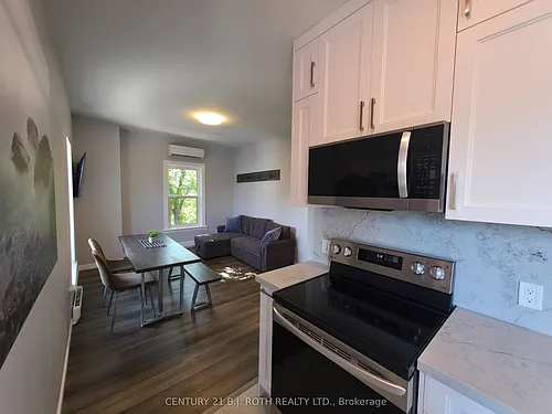 82 Albert St N #1 Photo 1