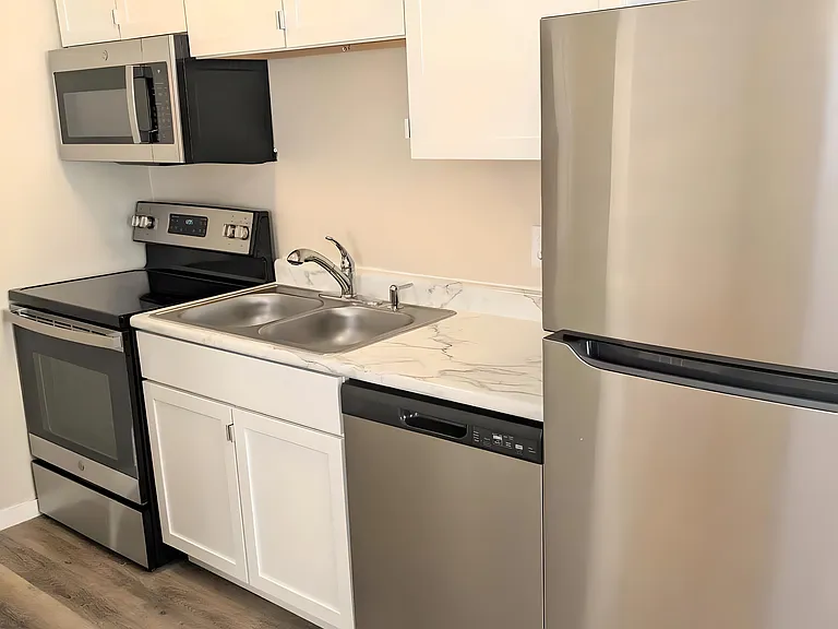 Keller Flats — Photo 10
