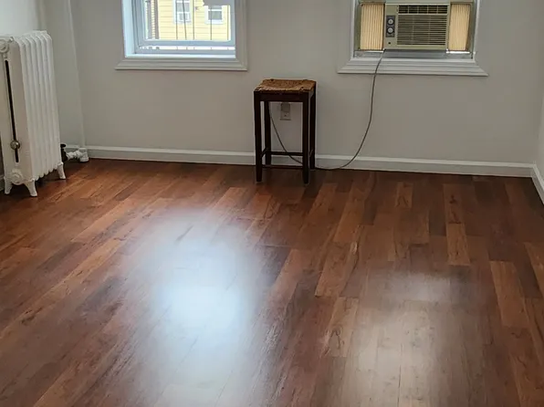 424 50th Street image 1 of 4