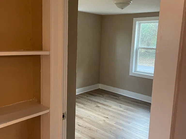 109 Phelps St — Photo 4