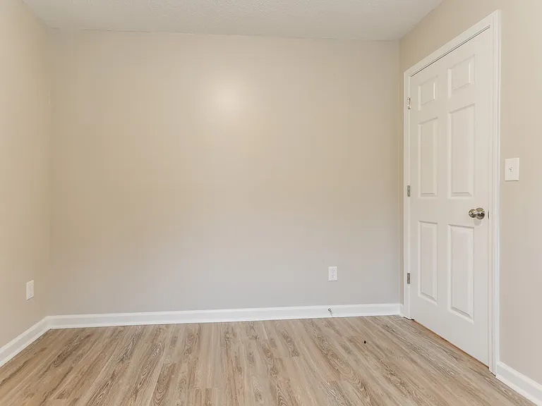 963 Laurel Green Ln — Photo 14
