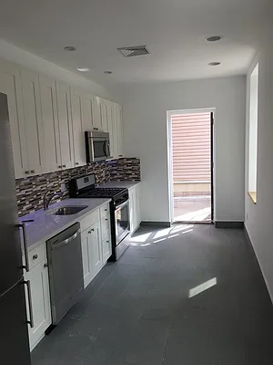 Rented by Jeffrey Mosczyc, LREB | media 19