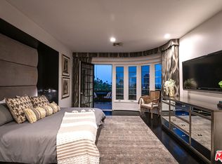 1156 Sunset Hills Rd, Los Angeles, CA 90069