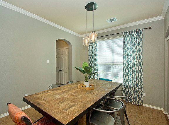 4th image of 4605 Wembley Ct